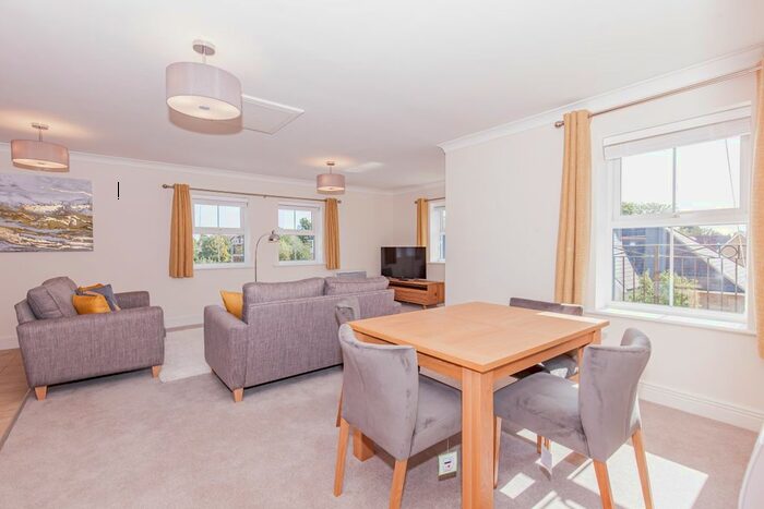 2 Bedroom Flat To Rent In Elizabeth Jennings Way, Oxford, OX2