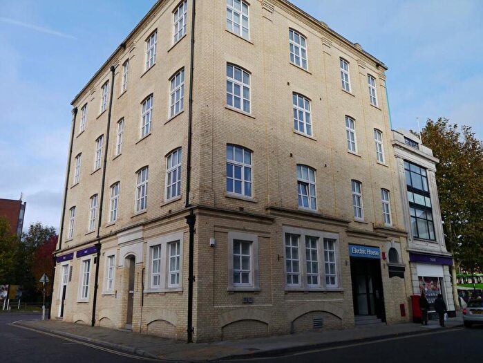 2 Bedroom Flat To Rent In Lloyds Avenue, Ipswich, Suffolk, IP1