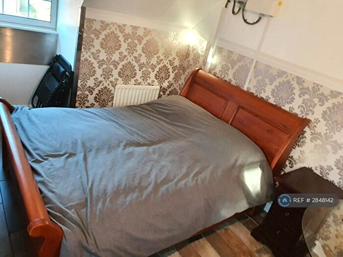 Studio To Rent In Warwick Way, Dartford, DA1