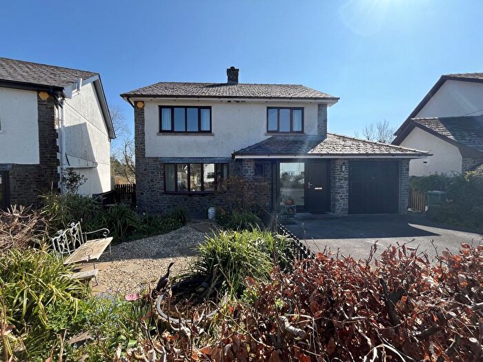 4 Bedroom Detached House For Sale In Parc Cawdor, Ffairfach, Llandeilo, Carmarthenshire., SA19