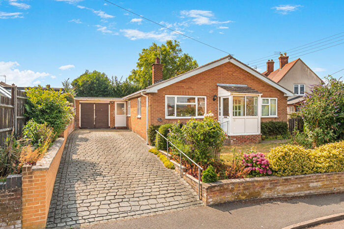 4 Bedroom Detached Bungalow For Sale In Uplands Rise, Little Bourton - No Onward Chain, OX17