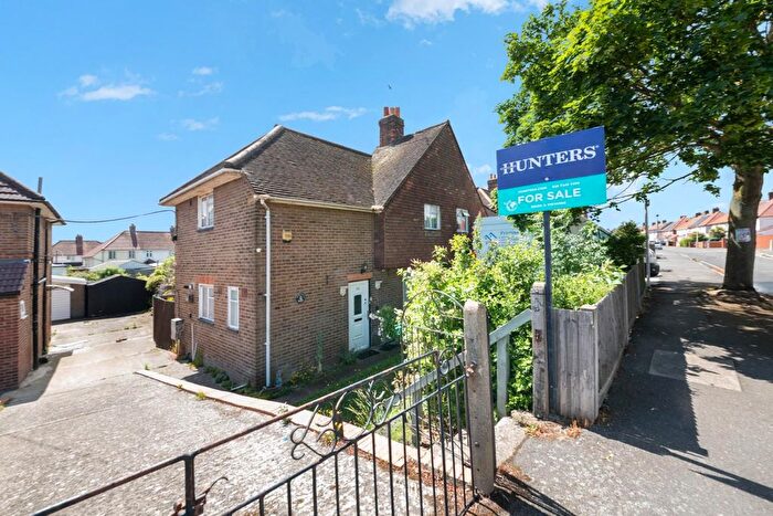 3 Bedroom Property For Sale In Minet Drive, Hayes, UB3