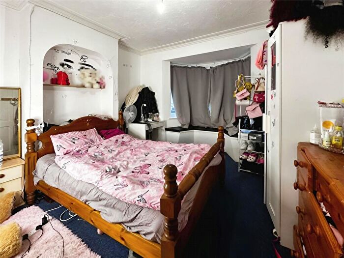 5 Bedroom House To Rent In Milton Road, Southampton, Hampshire, SO15