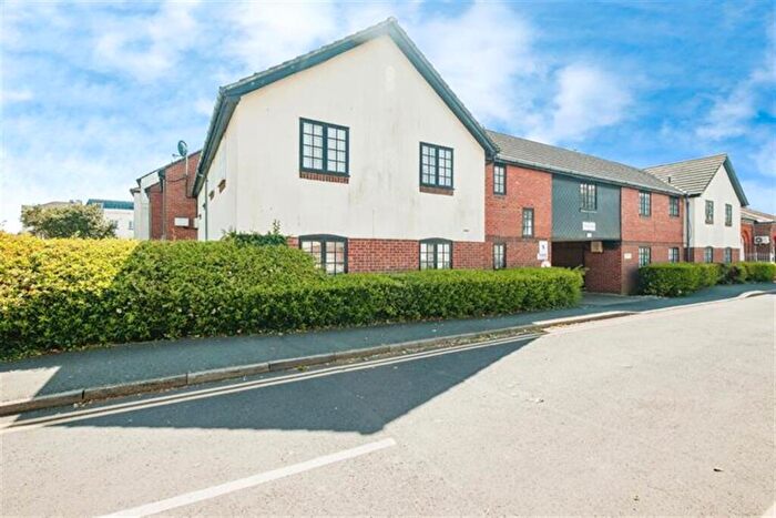 1 Bedroom Retirement Property To Rent In Rose Court, Gloucester Road, Littlehampton, BN17