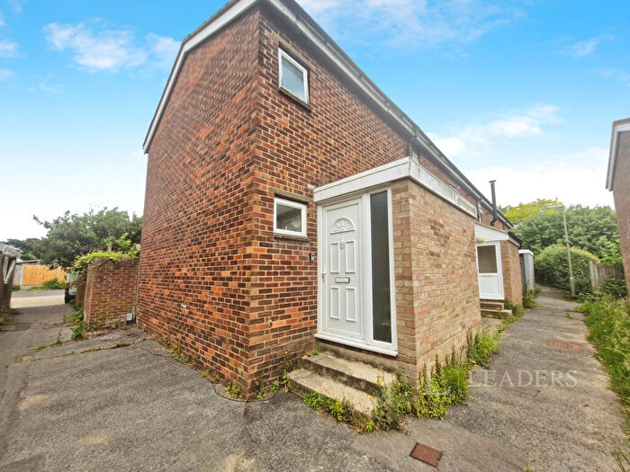 House To Rent In Hornet Close, PO15