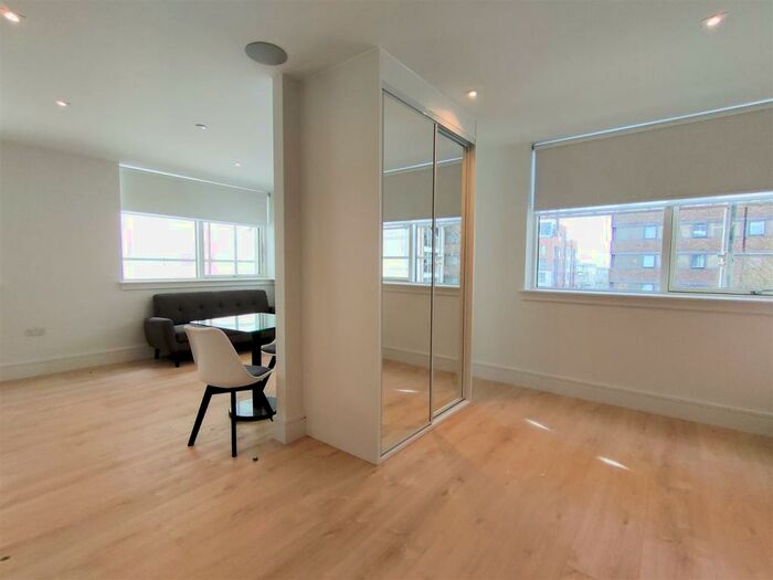 Studio To Rent In Ewing House, Brentwood, CM14