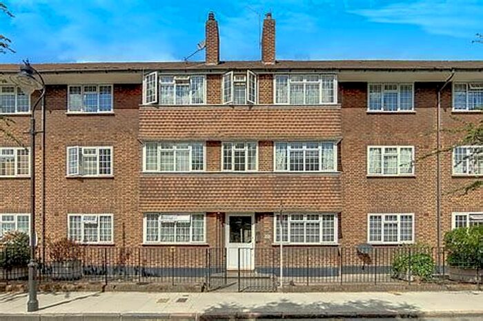 2 Bedroom Flat To Rent In Garden Row, London, SE1