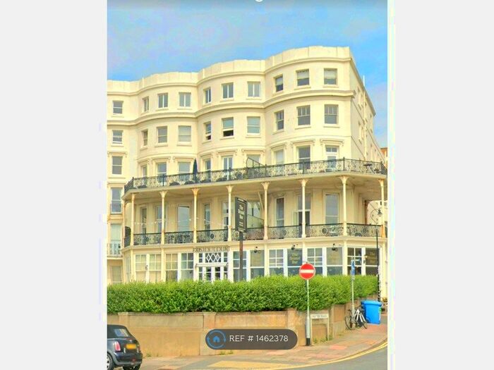 2 Bedroom Flat To Rent In Bristol Court, Brighton, BN2