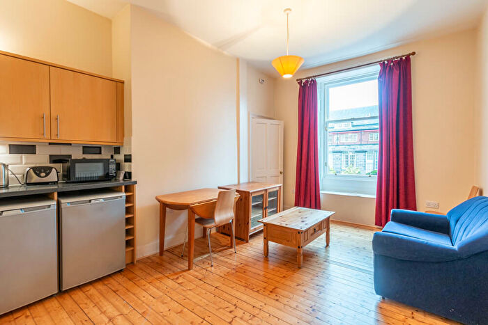 1 Bedroom Flat To Rent In L – St Leonards Bank, Edinburgh, EH8