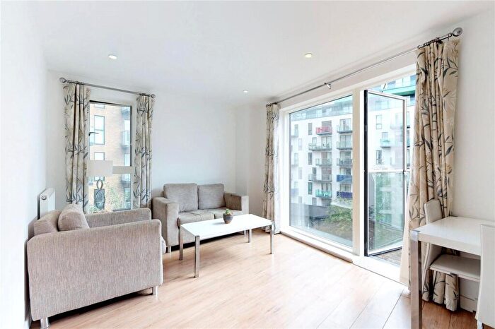 2 Bedroom Flat To Rent In Augustine House, London, SE13