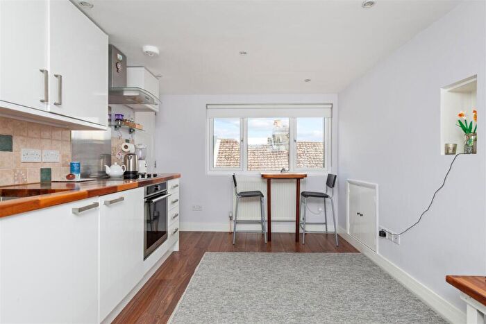 2 Bedroom Maisonette For Sale In St. Martins Street, Brighton, BN2