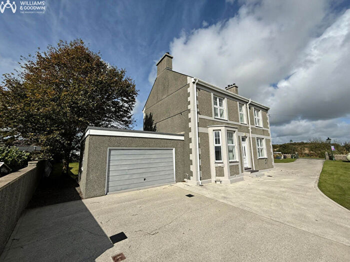5 Bedroom Detached House For Sale In Bodffordd, Llangefni, Anglesey, LL77