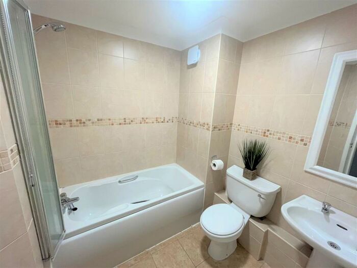 1 Bedroom Flat To Rent In Marina Point, West Road, Clacton-on-Sea, CO15