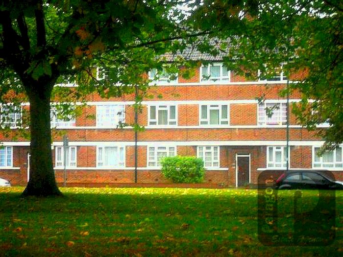 2 Bedroom Flat To Rent In Beverley Drive, Queensbury HA8