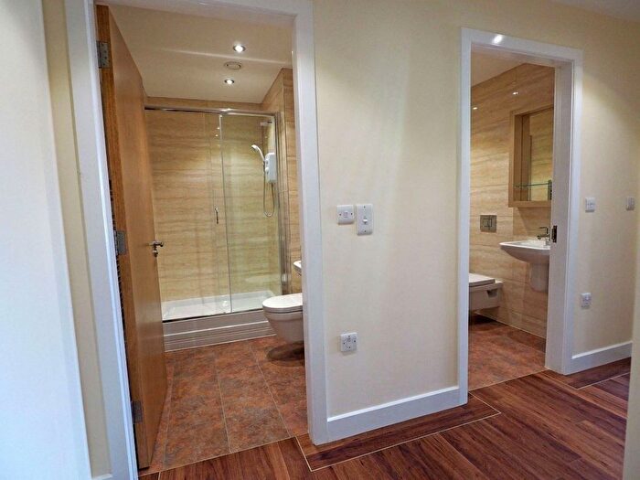 3 Bedroom Flat To Rent In Fitzwilliam Street, Sheffield, S1