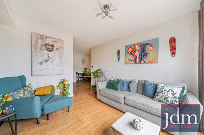 2 Bedroom Apartment To Rent In Bramhope Lane, London, SE7