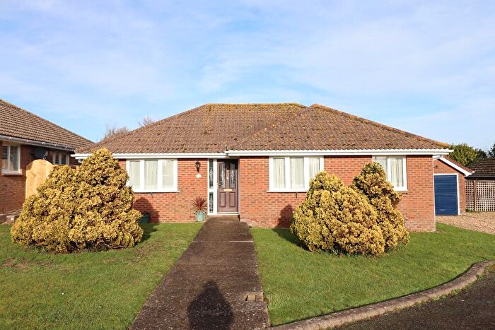 3 Bedroom Detached Bungalow For Sale In Devonia Gardens, PO36