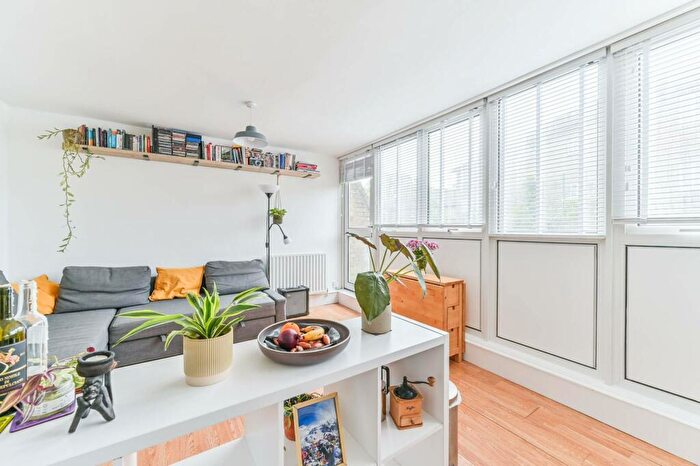 1 Bedroom Flat To Rent In Elder Road, West Norwood, London, SE27