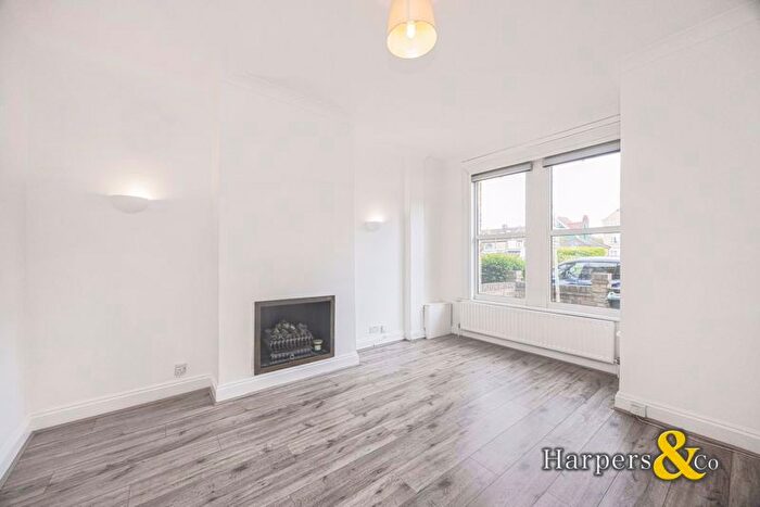 2 Bedroom Terraced House For Sale In Beaconsfield Road, Bexley, DA5