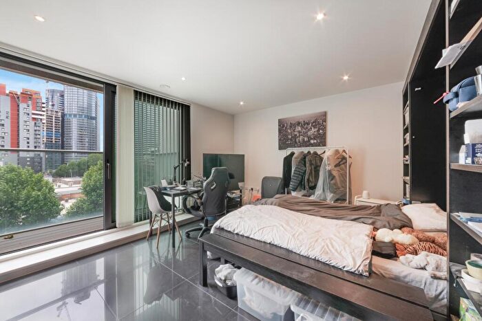 Apartment To Rent In Pan Peninsula, Canary Wharf, London, E14