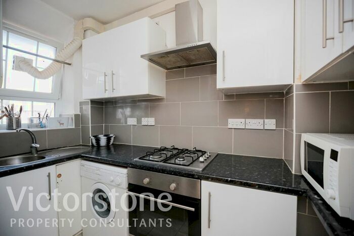4 Bedroom Flat To Rent In Whitworth House, Falmouth Road, Elephant And Castle, London SE1