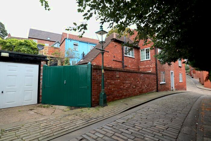 3 Bedroom End Of Terrace House To Rent In Steep Hill, Lincoln, LN2