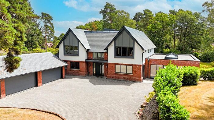 5 Bedroom Detached House For Sale In Avon Avenue, Ringwood, St Ives, BH24