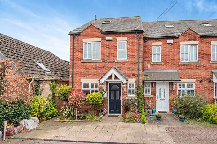 3 Bedroom End Of Terrace House For Sale In Radcliffe Road, Stamford, PE9