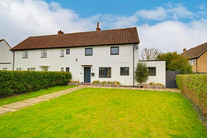 3 Bedroom Semi Detached House For Sale In Church Lane, Hilton, PE28