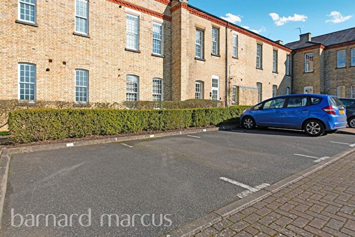 1 Bedroom Flat For Sale In Horton Crescent, Epsom, KT19