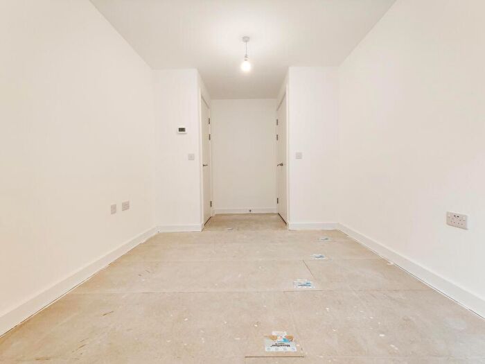 2 Bedroom Apartment To Rent In Geoffrey Watling Way, Norwich, NR1