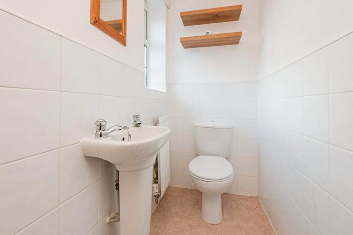 2 Bedroom Semi-Detached House For Sale In Gardeners Walk, Skelmanthorpe, Huddersfield, HD8