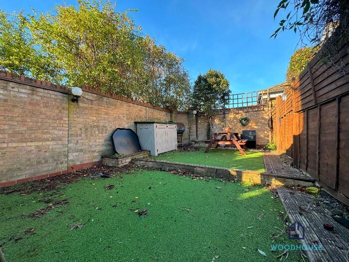 2 Bedroom End Of Terrace House To Rent In Radstock Close, London, N11