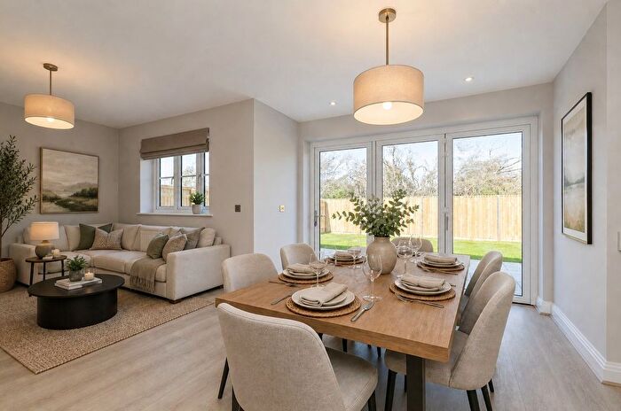 4 Bedroom Detached House For Sale In Little Green, Aston Clinton, Aylesbury, HP22