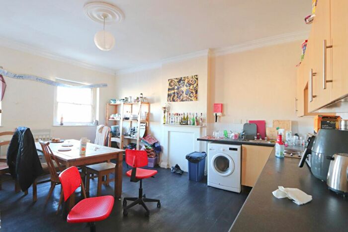 7 Bedroom Flat To Rent In Berkeley Square, Bristol, BS8 - Photo 3