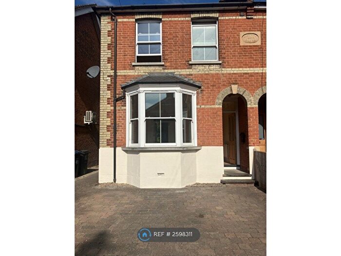 3 Bedroom Semi-Detached House To Rent In Claremont Road, Staines-Upon-Thames, TW18