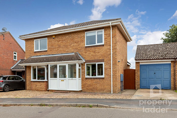 3 Bedroom Detached House For Sale In Arthurton Road, Spixworth, NR10