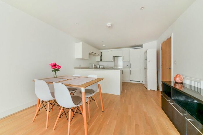 2 Bedroom Flat To Rent In Osiers Street, SW18