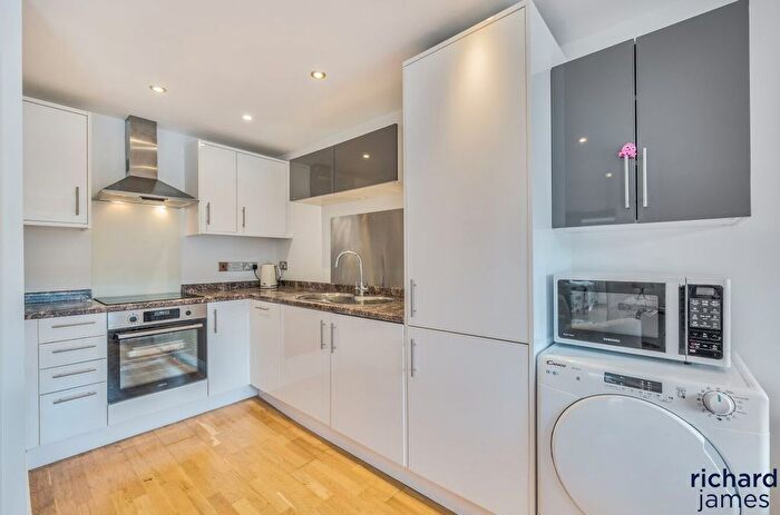 2 Bedroom Flat For Sale In One Fifty, Victoria Road, Swindon, SN1