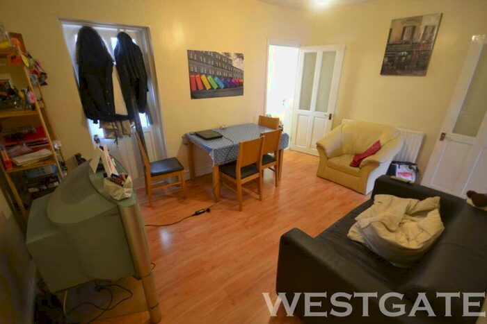 4 Bedroom Terraced House To Rent In Blenheim Road, Reading, RG1