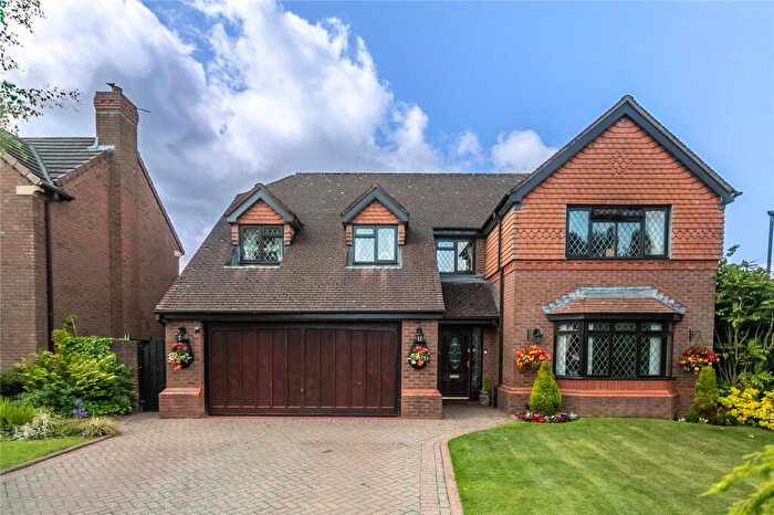 4 Bedroom Detached House For Sale In Whitfield Drive, Milnrow, Rochdale, Greater Manchester, OL16