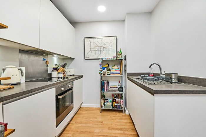 1 Bedroom Flat For Sale In Mountearl Gardens, London, SW16