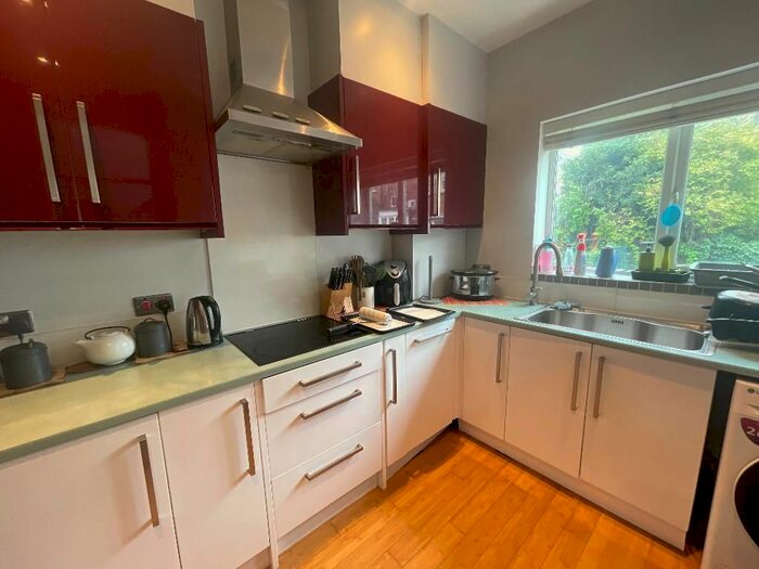 2 Bedroom Flat To Rent In Cowper Street, Hove, East Sussex, BN3