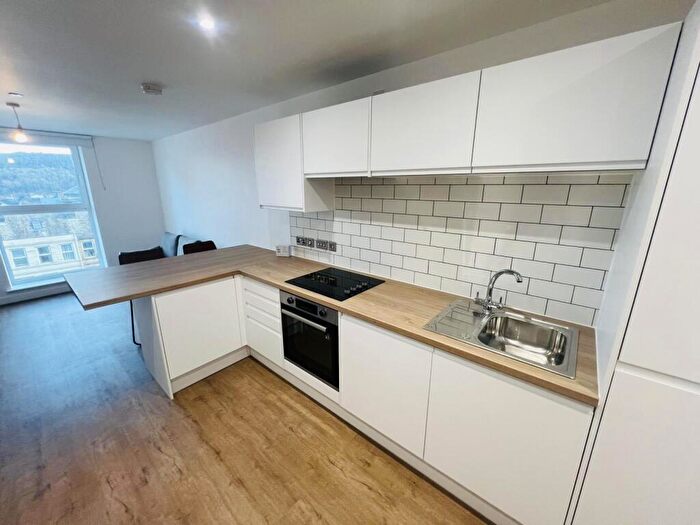 1 Bedroom Apartment To Rent In Cow Green, Halifax, HX1