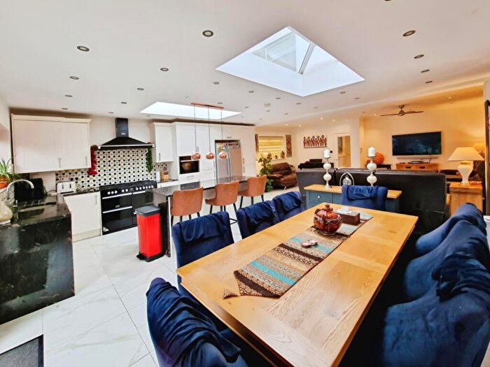 5 Bedroom Semi-Detached House To Rent In Blackfen Road, Sidcup, DA15