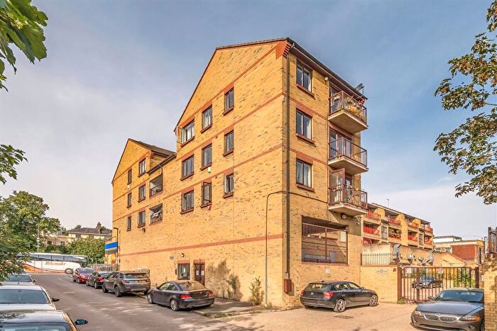 1 Bedroom Flat To Rent In Lewisham Way, Brockley, SE4