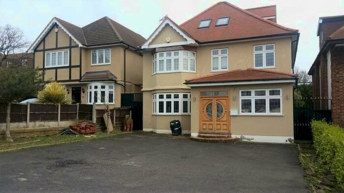 1 Bedroom House To Rent In Fencepiece Road, Chigwell, IG7