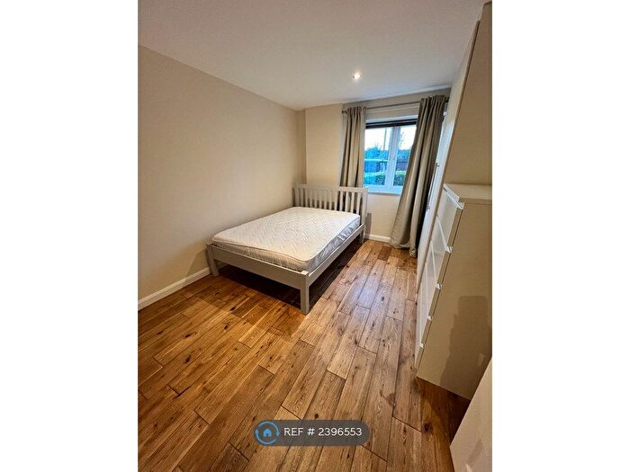 2 Bedroom Flat To Rent In Adrian House, London, E15