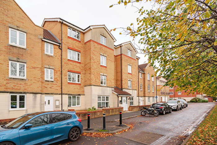 2 Bedroom Flat For Sale In Bristol South End, BS3