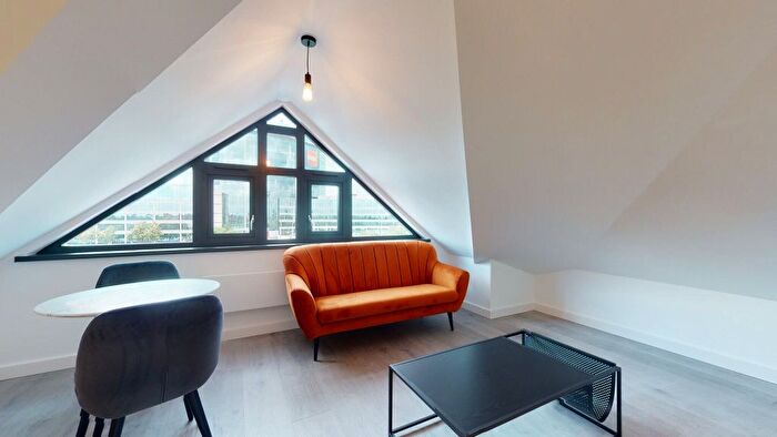 1 Bedroom Flat To Rent In Riverbank Way, Brentford, TW8